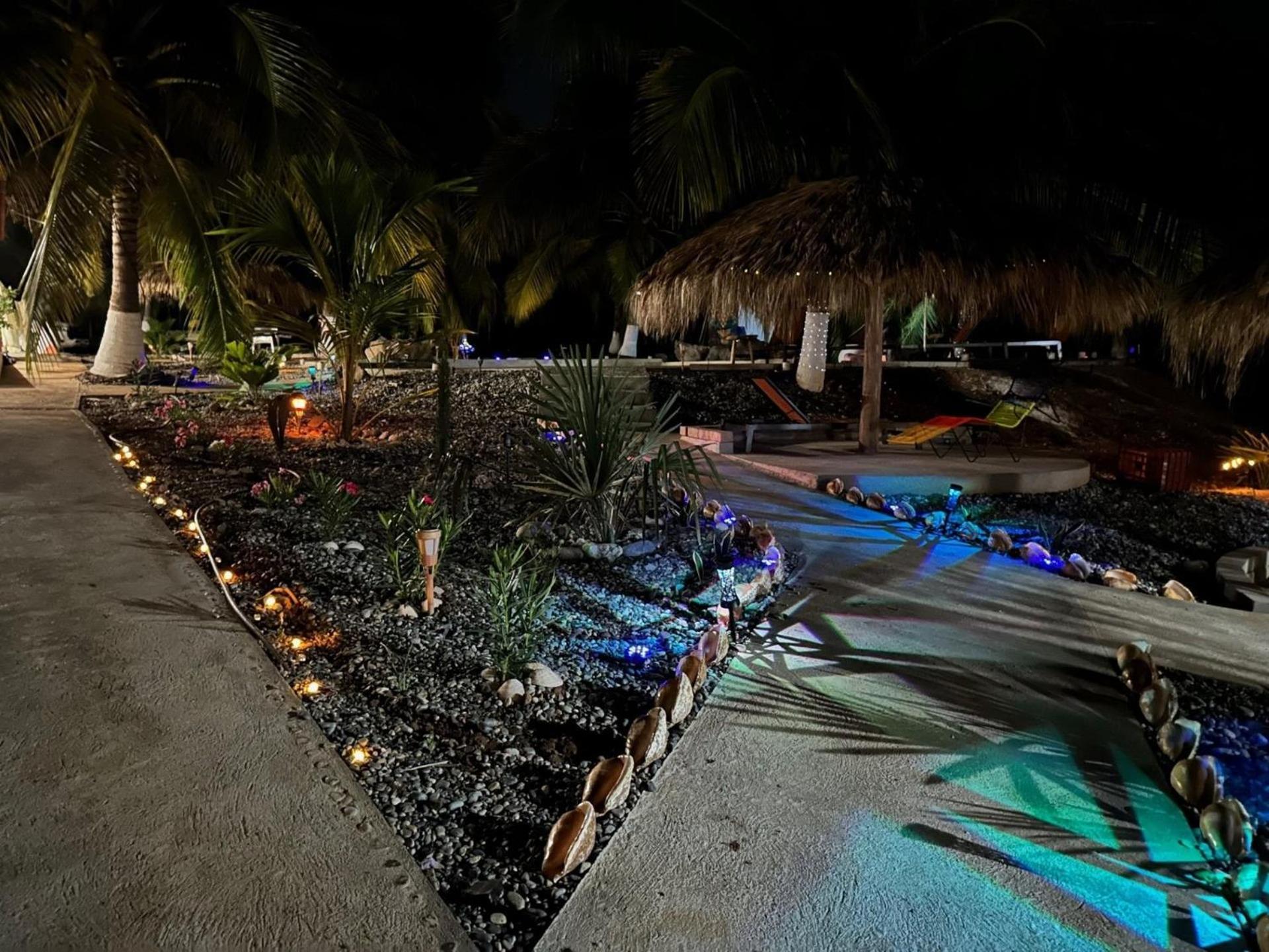 Casa Las Palmas Playa La Saladita Сиуатанехо Экстерьер фото