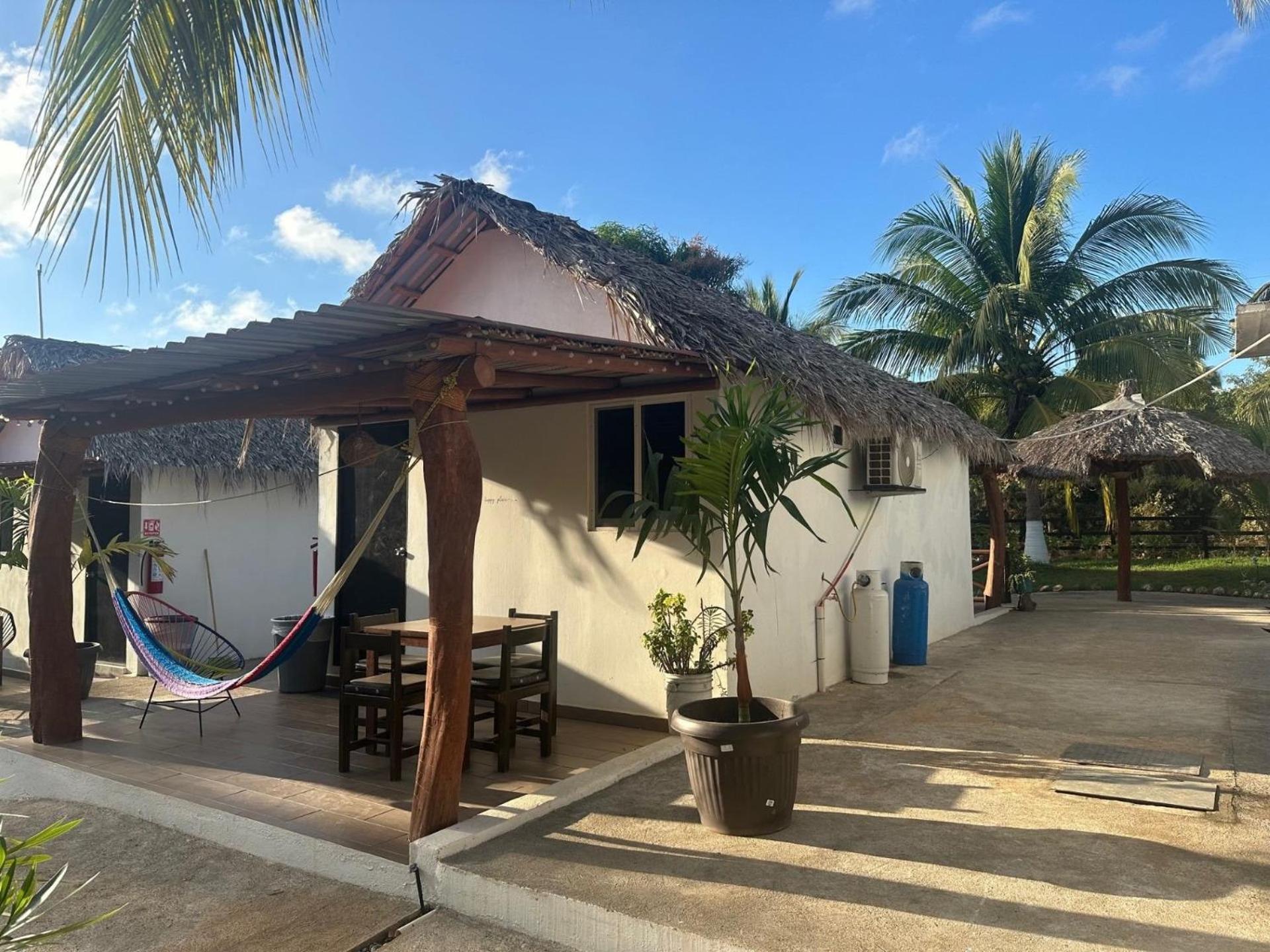 Casa Las Palmas Playa La Saladita Сиуатанехо Экстерьер фото